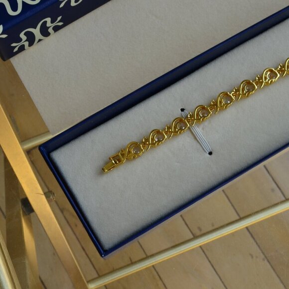 Stauer Two Hearts Tennis Bracelet - Picture 7 of 11